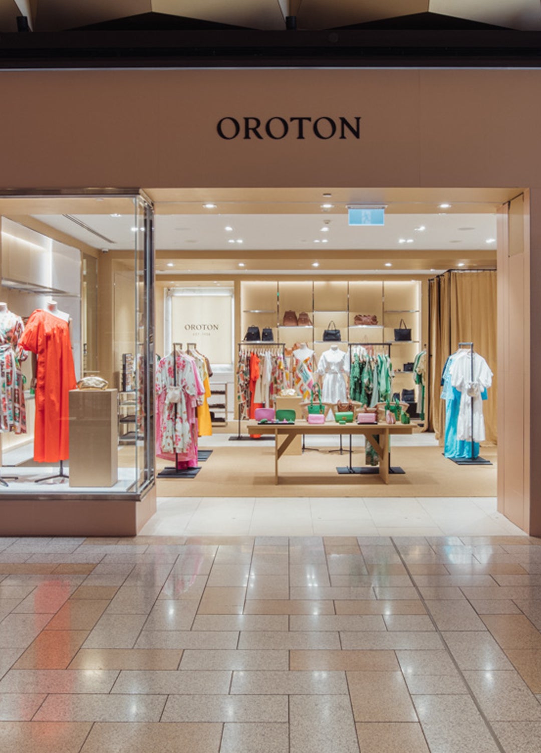 Oroton factory discount outlet dfo melbourne